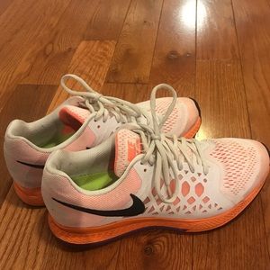 Nike Pegasus size 9.